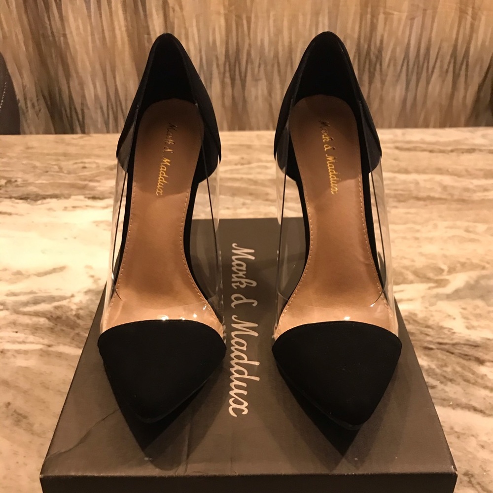 Mark & Maddux Black pointed toe heels